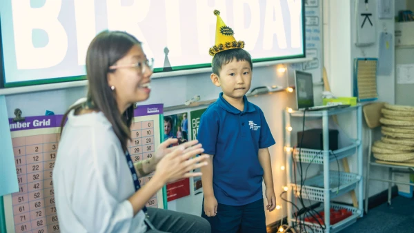 international elementary school of qingdao celebrating male student birthday party